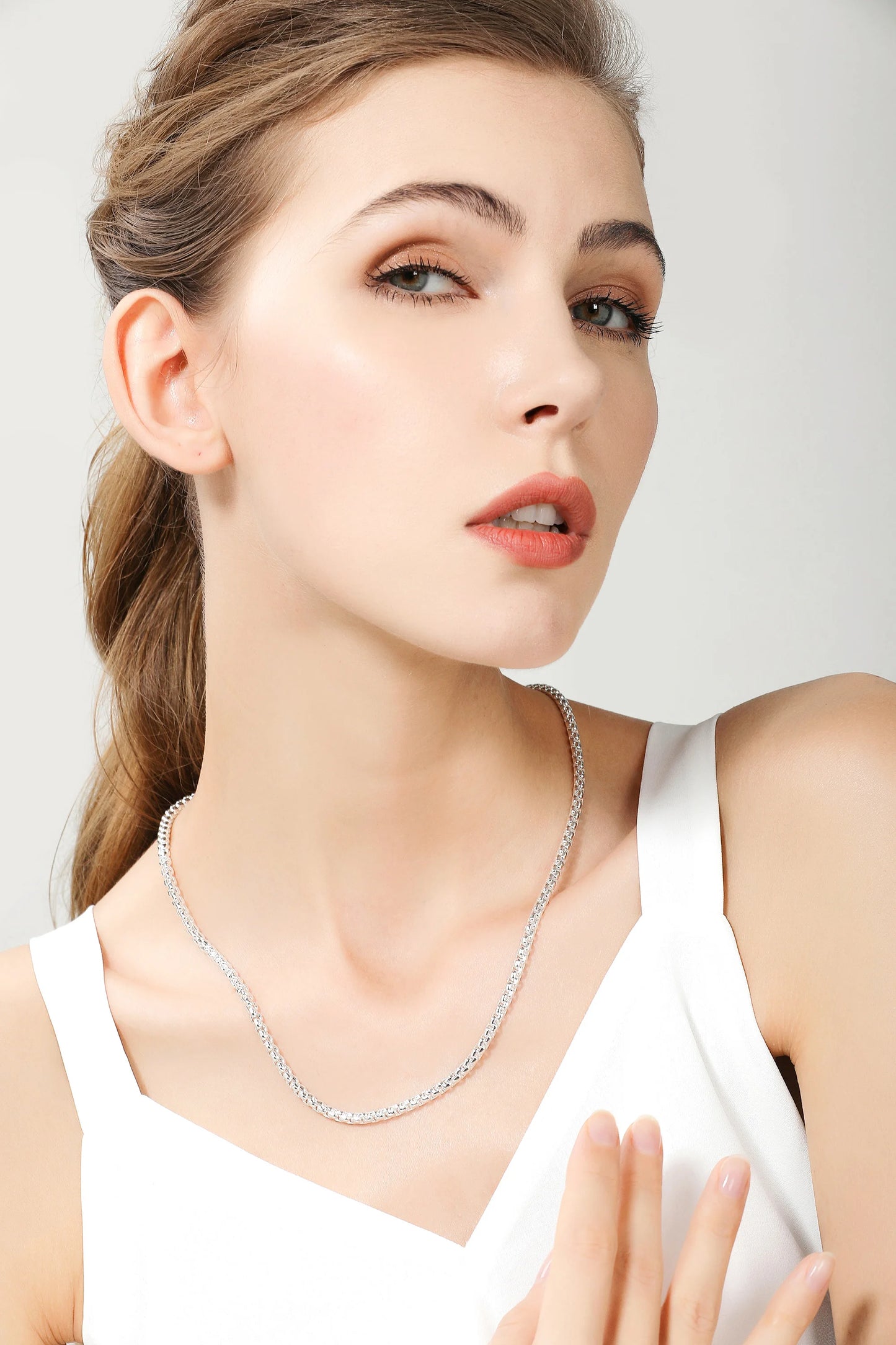 Soft Aura
 925 Sterling Silver 5mm