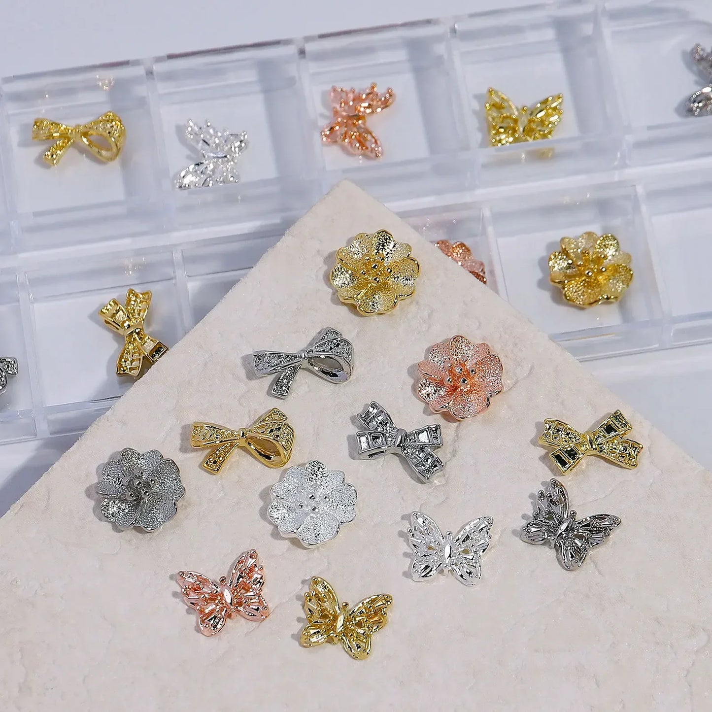 Accessories Rhinestone Flower/Bow/Bear  12Grids/Box  Alloy Zircon